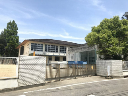 徳島市立方上小学校　850ｍ　（徒歩11分）